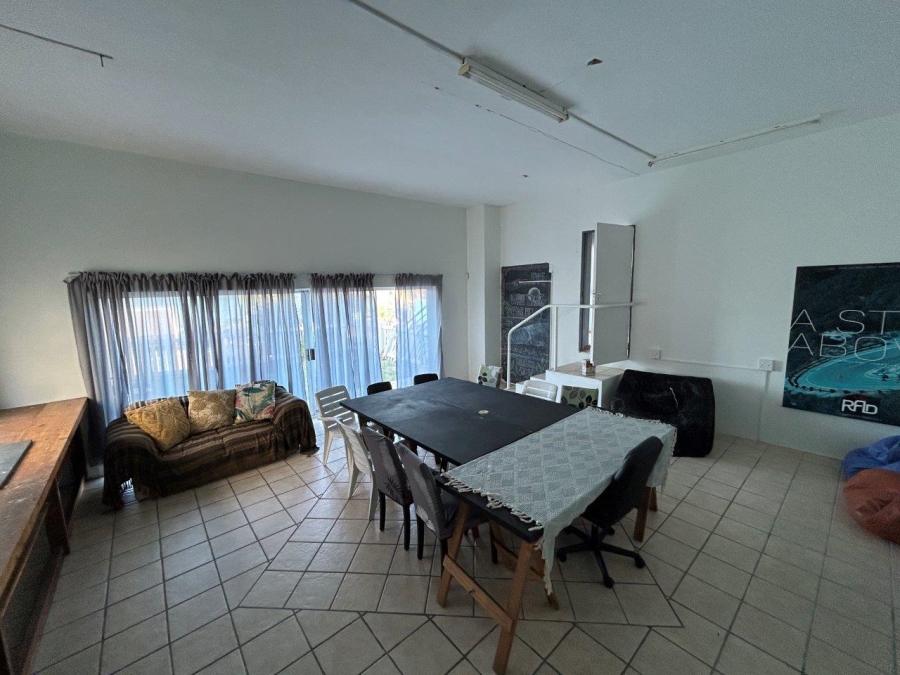 7 Bedroom Property for Sale in Wavecrest Eastern Cape
